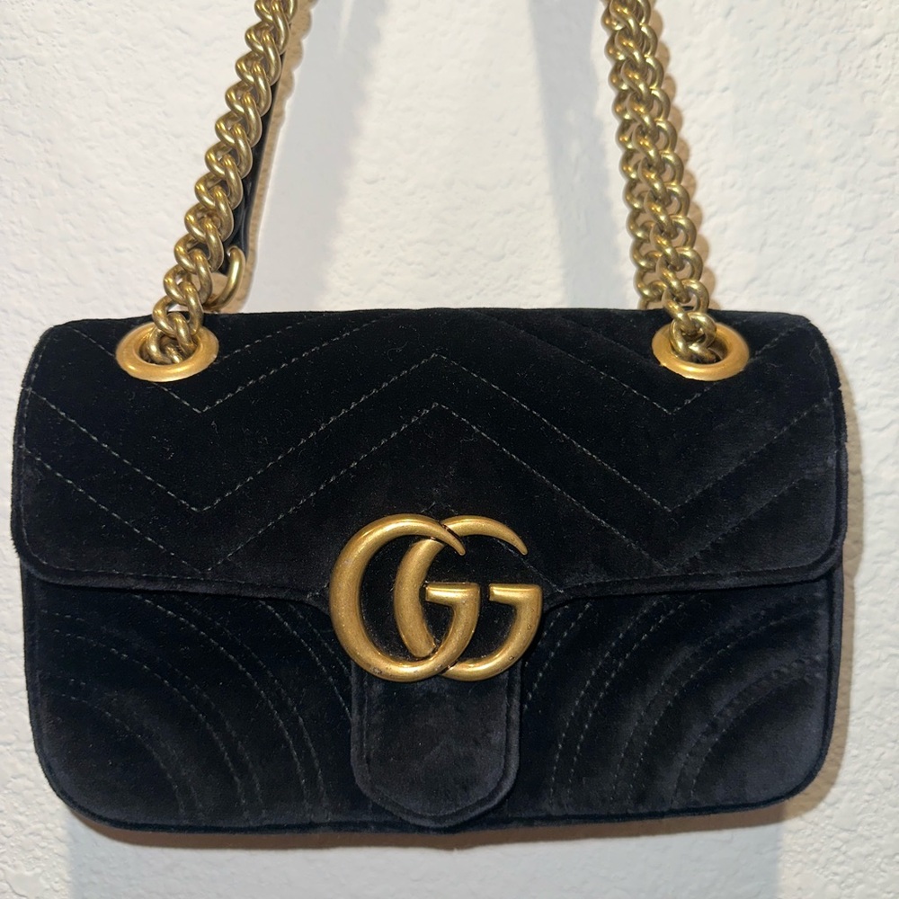 Gucci Marmont Black Velvet Shoulder Bag with Gold Chain
